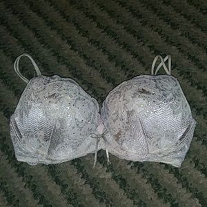 Victoria's Secret bra size 32D